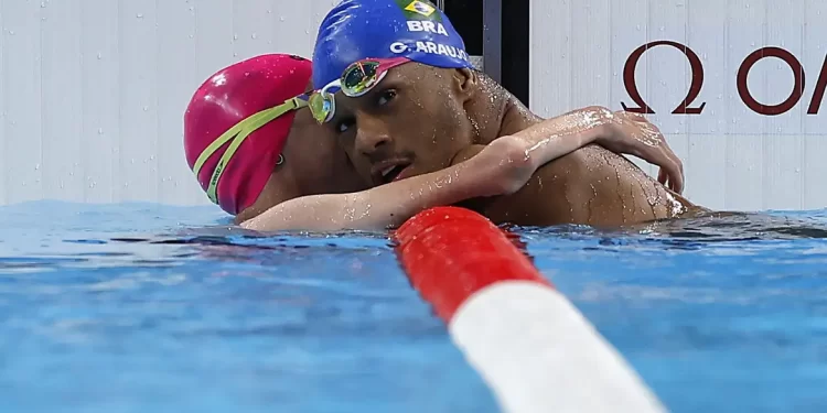 Nadador Gabriel Araújo conquista 1º ouro do Brasil na Paralimpíada