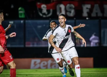 Copa do Brasil: Vasco sai na frente do Athletico por vaga na semi