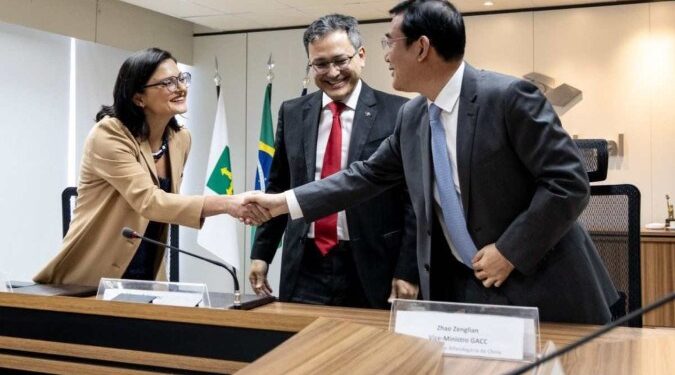 Brasil e China assinam acordo para facilitar comércio bilateral