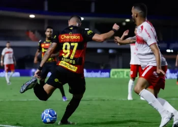 Em situações opostas na Série B, CRB e Sport medem forças