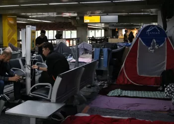 Liminar impede deportação de 70 imigrantes do aeroporto de Guarulhos