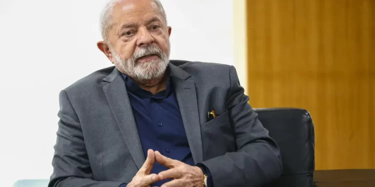 “Alguém que pratica assédio não vai ficar no governo”, diz Lula