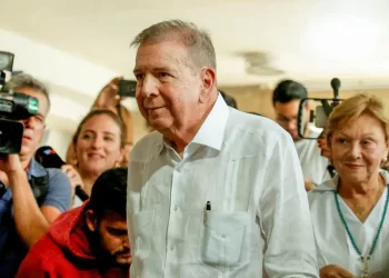 Ministério Público da Venezuela pede prisão de líder da oposição