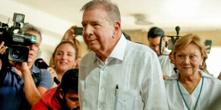 Ministério Público da Venezuela pede prisão de líder da oposição