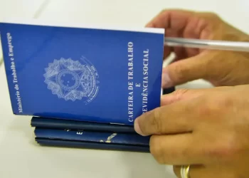 IBGE: desemprego cai para 6,6% no trimestre encerrado em agosto
