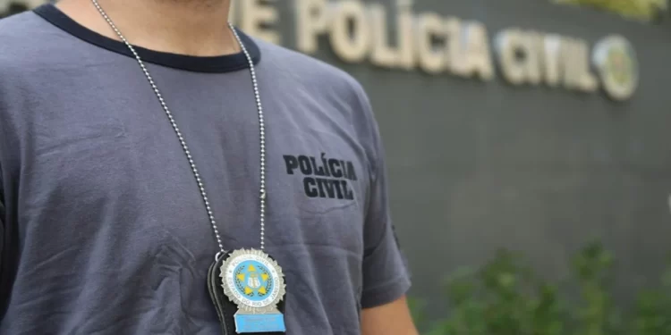 Rio: polícia incinera 30 toneladas de fumo e cigarros