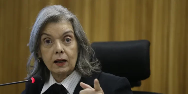 Cármen Lúcia condena episódios de violência na campanha eleitoral