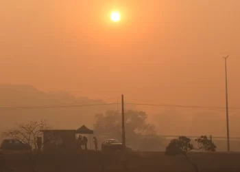Escolas cancelam aulas por causa da fumaça no Distrito Federal