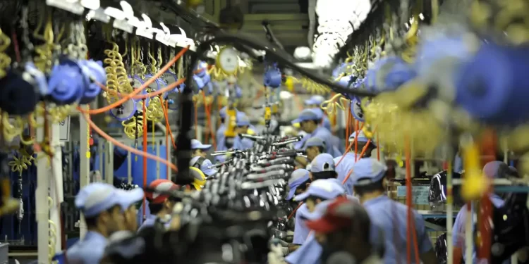 Massa salarial dos trabalhadores atinge recorde em agosto, diz IBGE