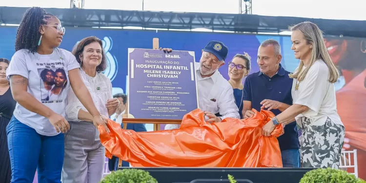 Comperj tem 1ª unidade inaugurada 16 anos depois de início das obras