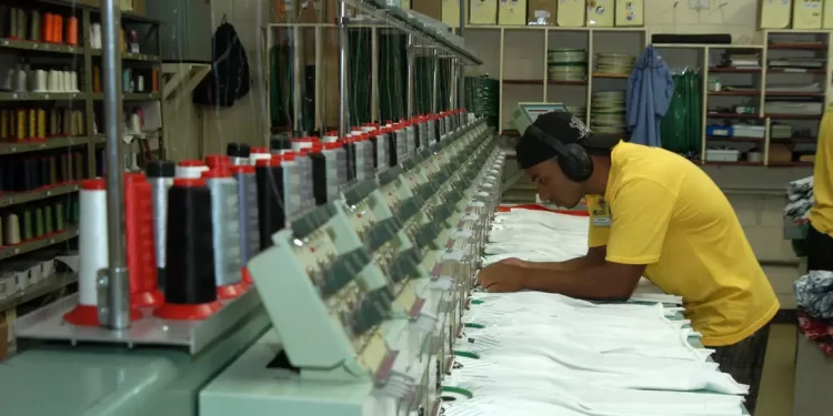 Mercado de trabalho impulsiona crescimento do PIB, diz Fiesp