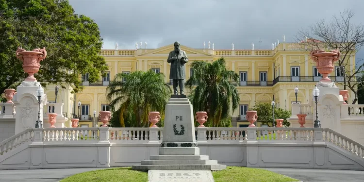 Seis anos após incêndio, Museu Nacional faz apelo por doações