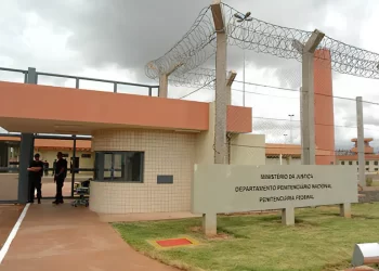 Rio transfere mais de mil detentos entre presídios de Bangu
