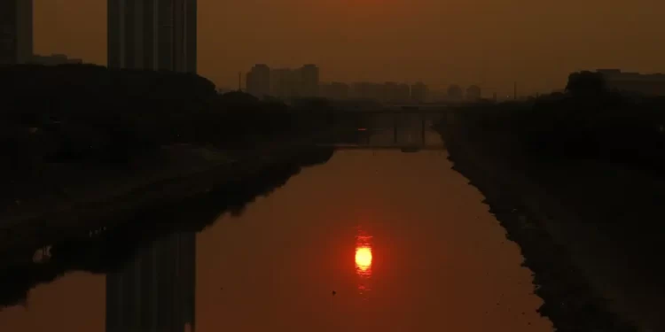 Estudo mostra que mancha de poluição no Tietê aumentou 29%
