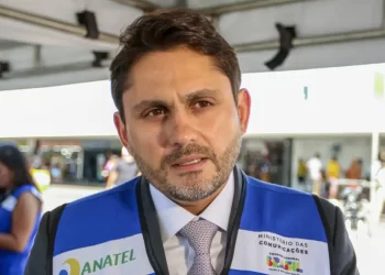 “X” tem que cumprir ordem judicial, afirma ministro das Comunicações