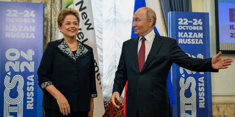 Putin oferece ao Brasil novo mandato no banco dos Brics com Dilma