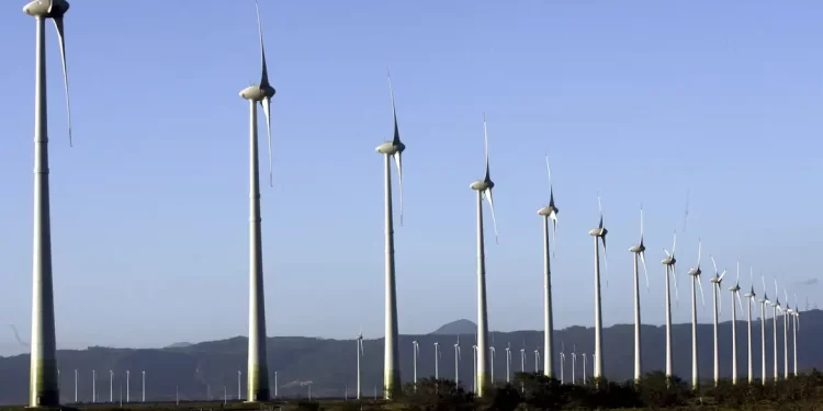 Estudo aponta transição energética sem expandir exploração do petróleo