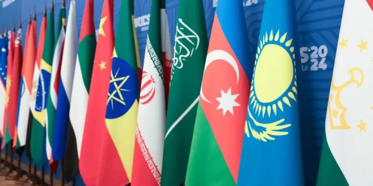 Cúpula do Brics na Rússia mira alternativa ao dólar e ao FMI