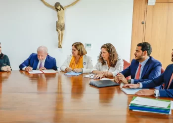 Lula sanciona aumento de pena de feminicídio para até 40 anos