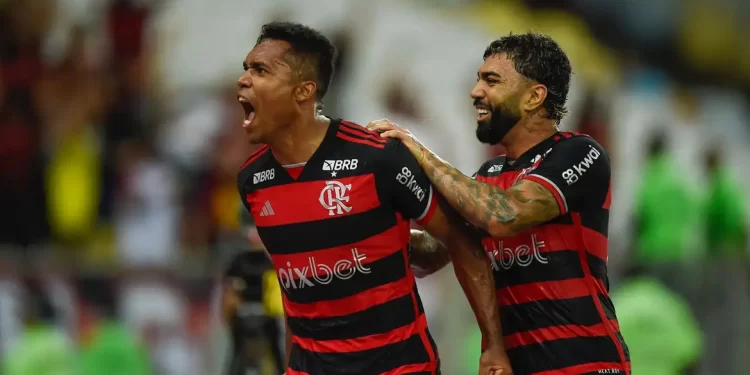 Flamengo sai na frente do Corinthians na semifinal da Copa do Brasil