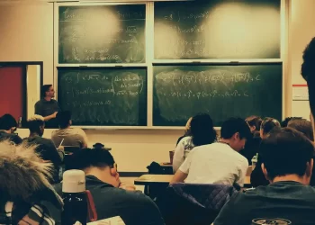 Investimento em educação cai para 4,2% do PIB na América Latina