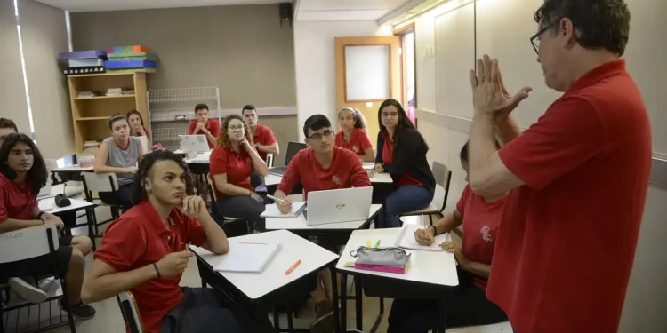 Pé-de-Meia: pagamento a estudantes começa nesta segunda-feira