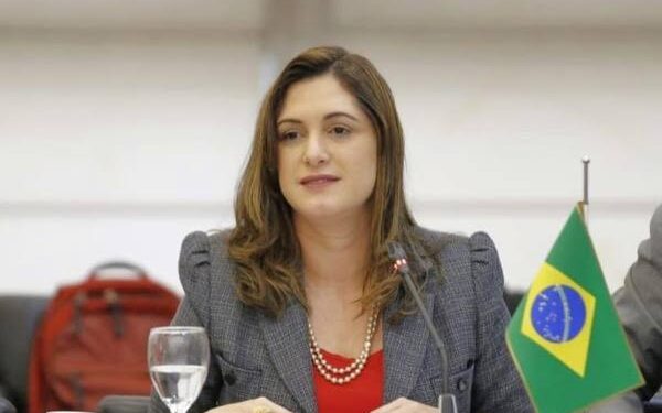 Cristiane Britto desponta na política do DF e fortalece expectativas para pré-candidatura a deputada federal