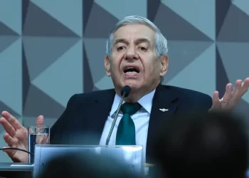 Anotações de Heleno continham “diretrizes estratégicas” contra urnas