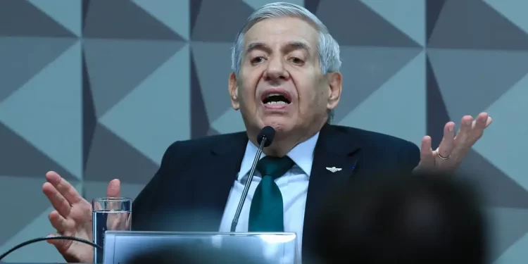 Anotações de Heleno continham “diretrizes estratégicas” contra urnas