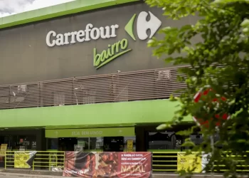 Carrefour pede desculpas e frigorífico encerra boicote ao grupo