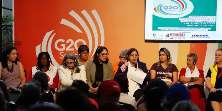 Ministra defende mudança na legislação sobre paridade política