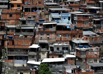 Lula lança programa de urbanização de favelas Periferia Viva