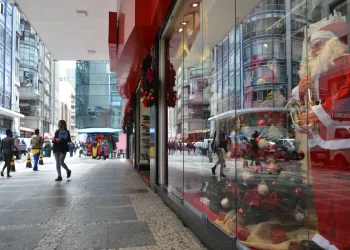 Natal deste ano deve movimentar R$ 69,75 bilhões no varejo, diz CNC