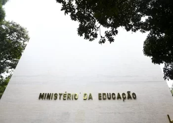 Ebserh publica de edital de concurso com 545 vagas