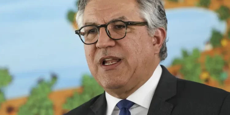 Padilha diz que internação de Lula não atrasará votações no Congresso