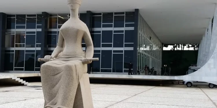 STF nega recurso de Bolsonaro para tirar Moraes do inquérito do golpe