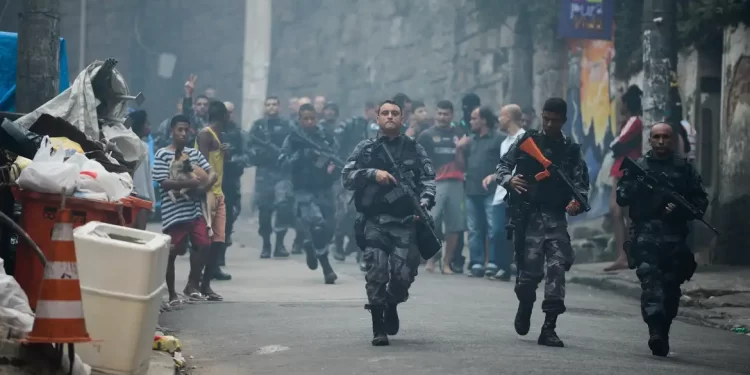 PM do Rio combate crimes no Alemão e no Complexo da Penha