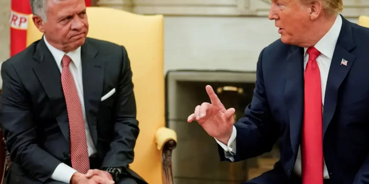 Trump pedirá a rei da Jordânia para transferir palestinos de Gaza