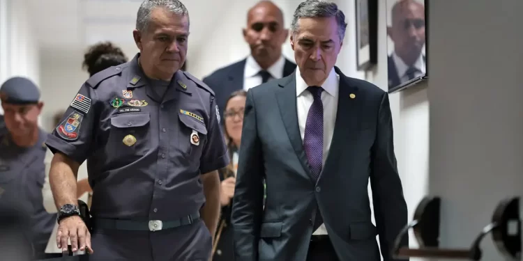 Polícia de SP apresenta novo sistema de câmeras corporais ao STF