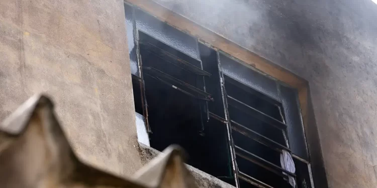 Polícia faz nesta quinta-feira perícia em fábrica que pegou fogo