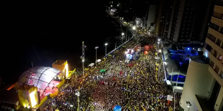 Turistas passam a prolongar estadia na Bahia após carnaval