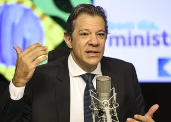 Consignado para CLT busca proteger trabalhador de juros, diz Haddad