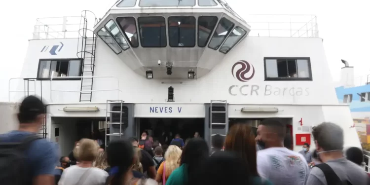 Barcas que fazem travessia da Baía de Guanabara terão tarifa reduzida