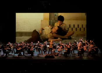 Exibição de Central do Brasil será acompanhada por orquestra no Rio