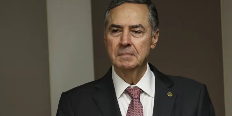 “Bom julgar este ano”, diz Barroso sobre denúncia de golpe de Estado