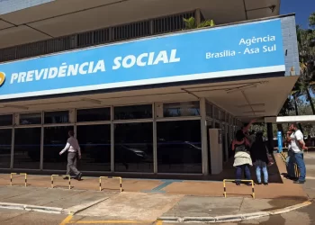 Governo retoma bônus de produtividade para reduzir filas do INSS