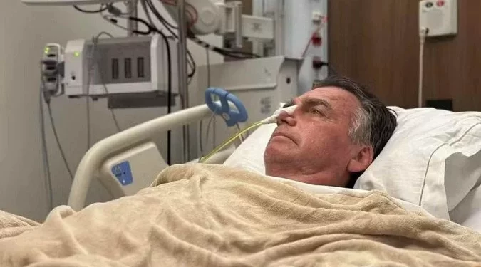 Em segundo dia na UTI, Bolsonaro tem quadro estável e sessão de fisioterapia