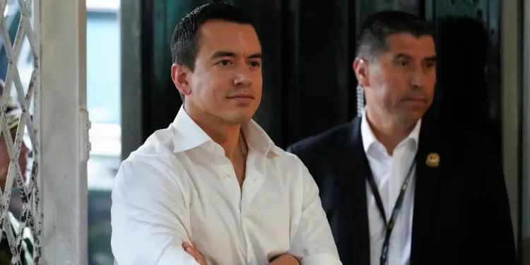 Lula cumprimenta presidente reeleito do Equador