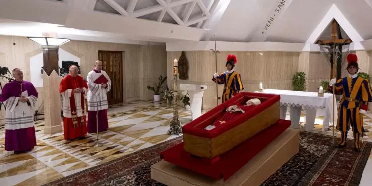 Ministros e parlamentares acompanham Lula na despedida do papa em Roma