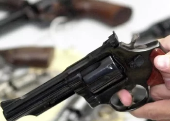 Comissão da Câmara aprova porte de arma para oficiais de justiça